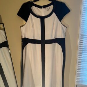 eco woman New York dress, pleather trims, size 24W